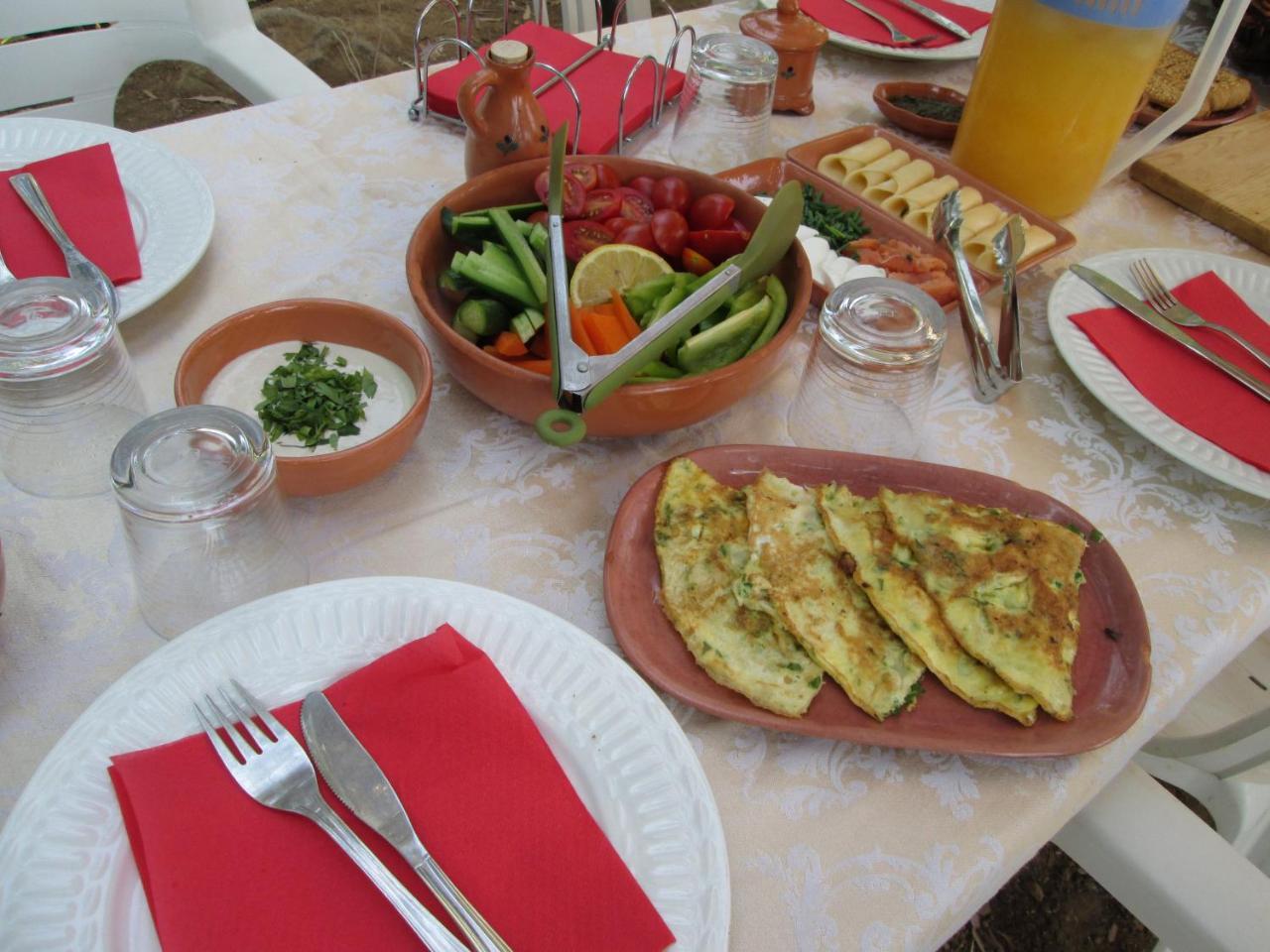 Orna'S Corner Bed and Breakfast Yuval Exteriör bild